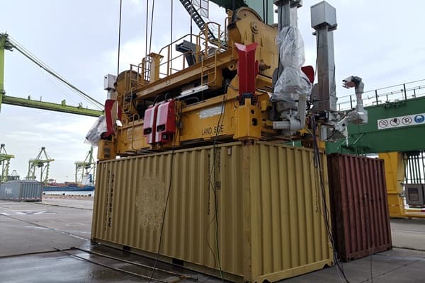 Image of Twist Lock System