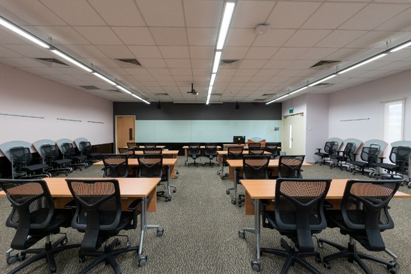 TYPE E - Training room with ‘Row’ seating