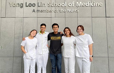 Photo of NSG grads that made it to NUS' Medical School