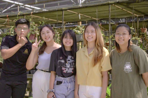 Groupshot of students, Rooting Roots